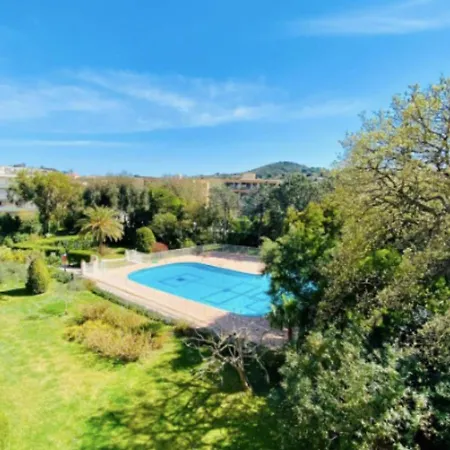 Apartment Beautiful With Shared Pool Saint-Tropez